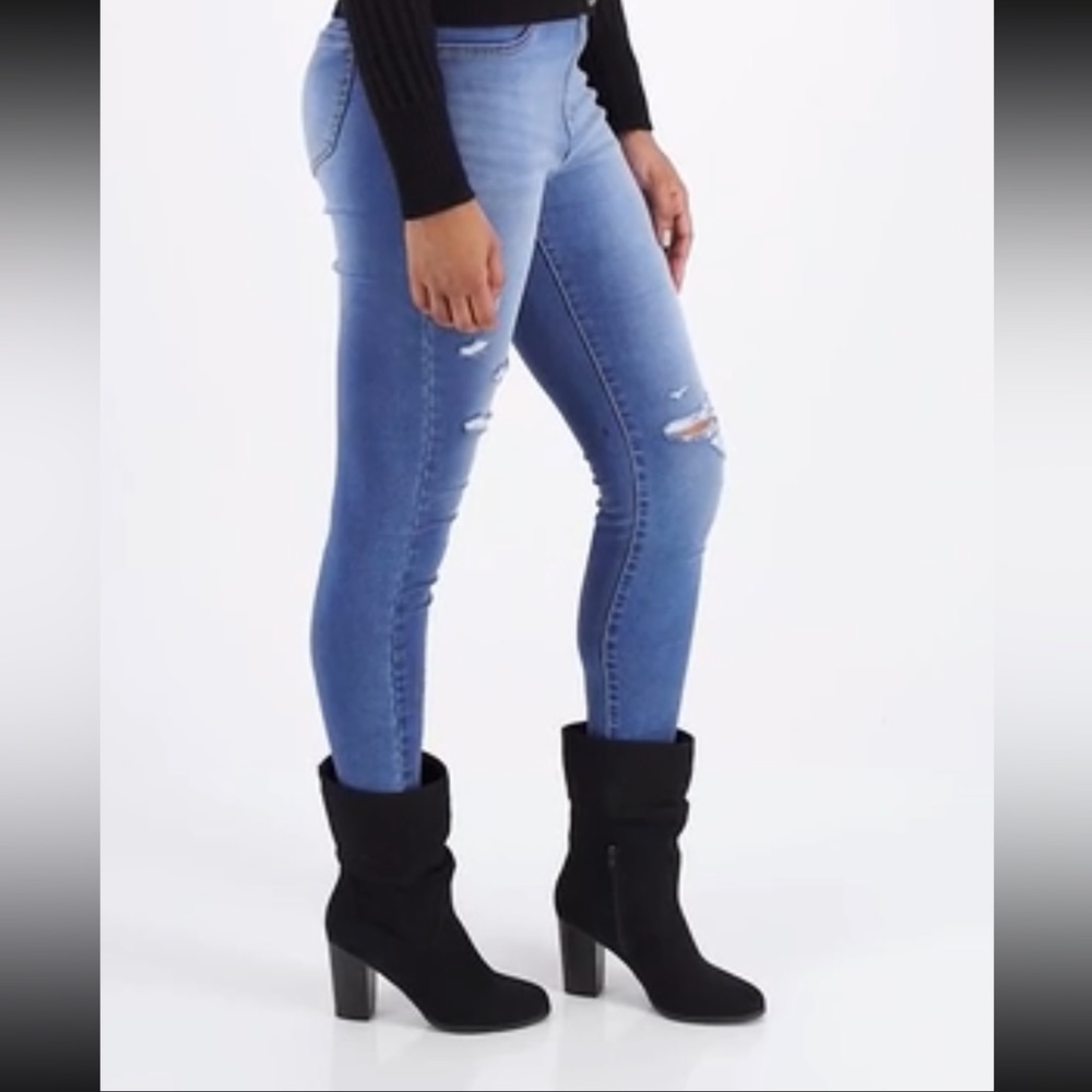 Style and Co size 8 Women’s black mid calf boot…NWT…runs narrow